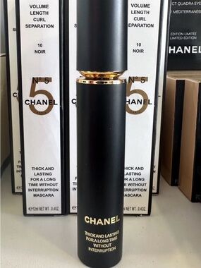 Chanel N 5 thick and lasting for a long time whiteout interruption mascara